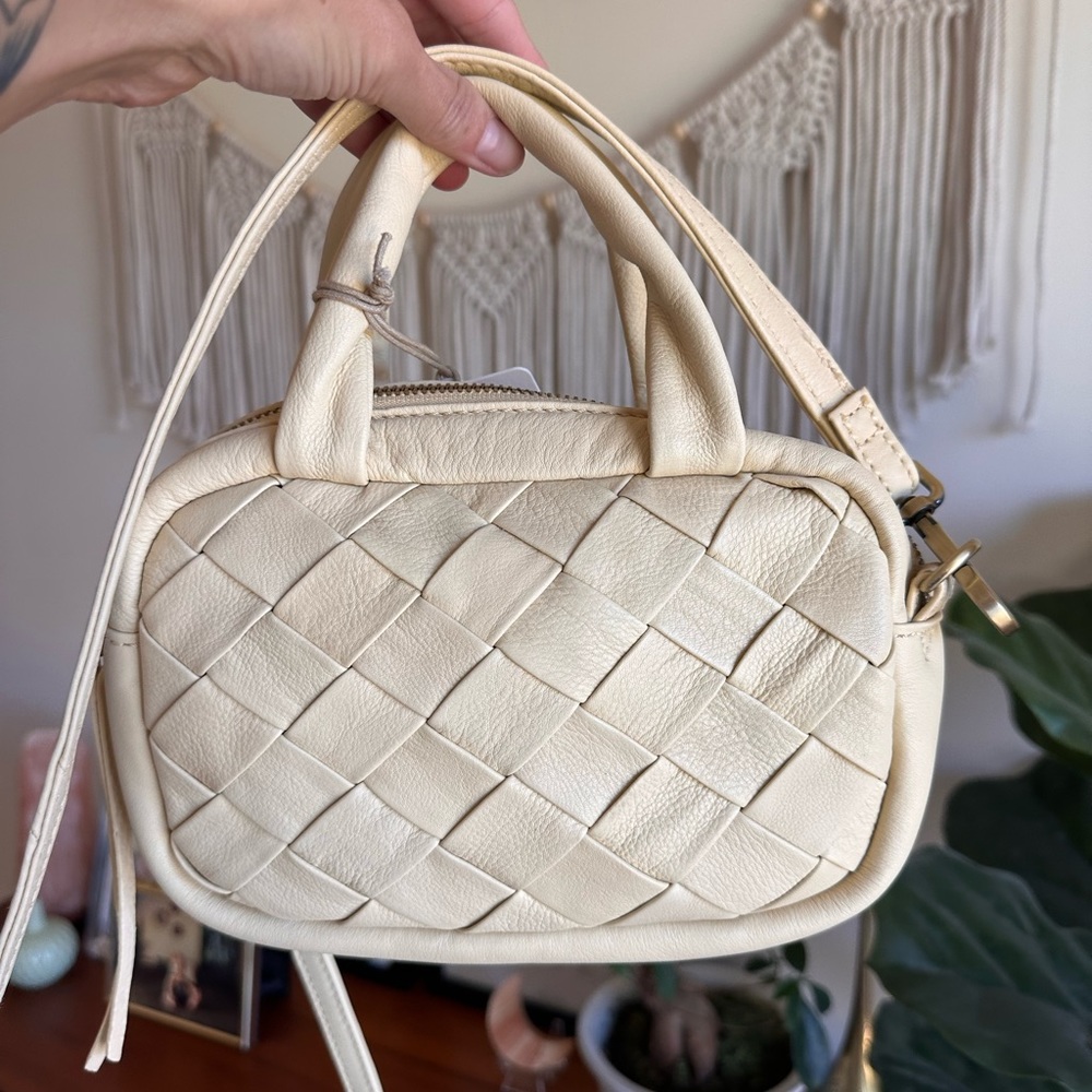 Crossbody leather bag!